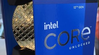 Bilde av esken til Intel Core i9-12900K