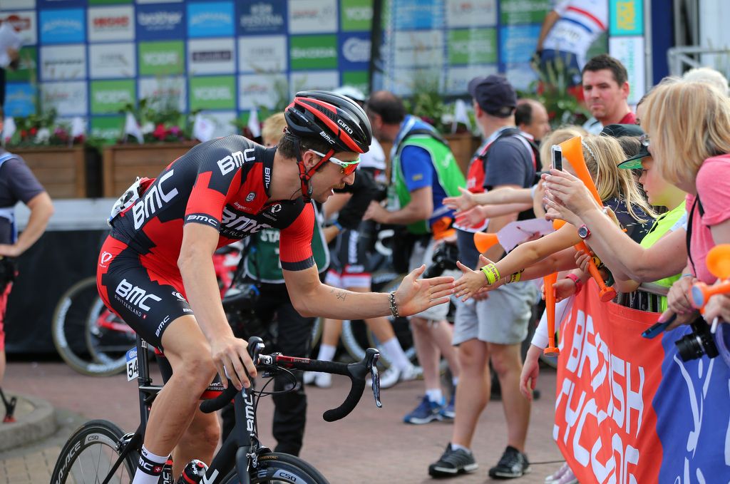 Taylor Phinney (BMC) high fives the fans