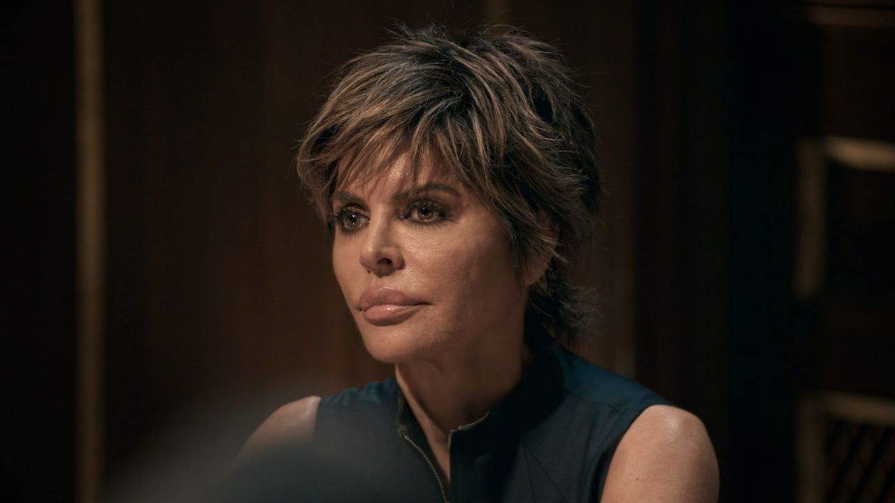Een verrader zijn klinkt als hard werken, en Lisa Rinna onthulde hoeveel langer ze filmen dan de gelovigen