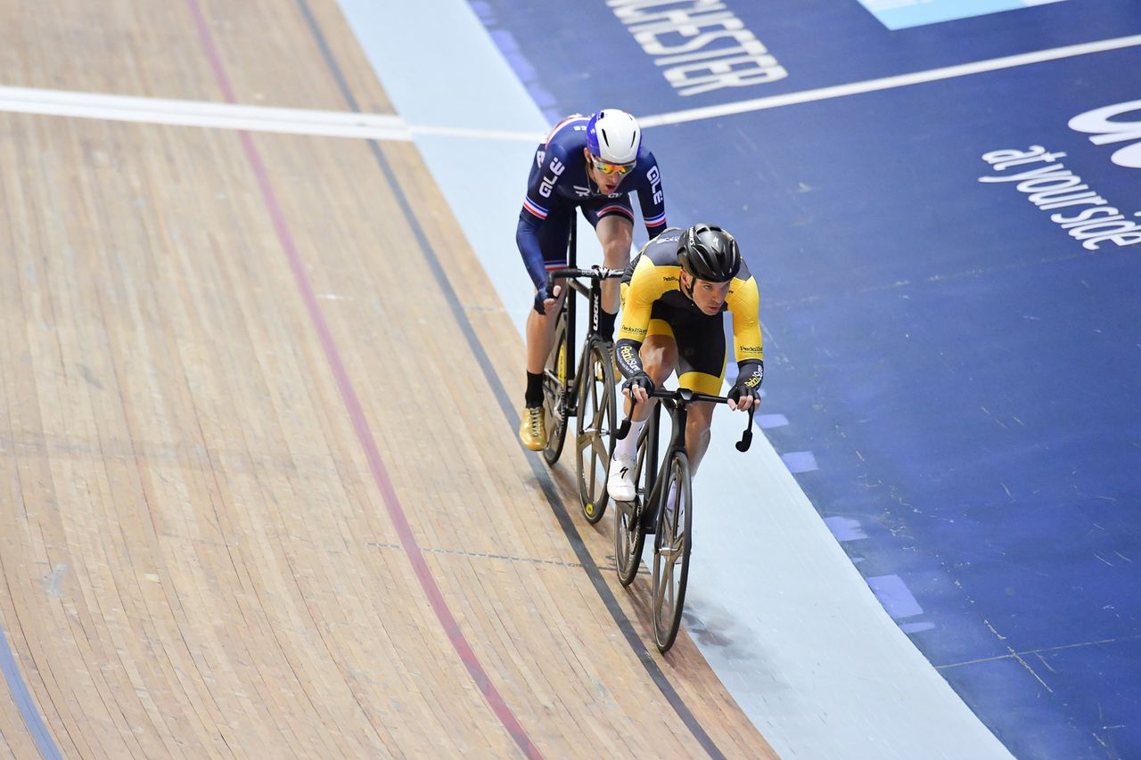 Iljo Keisse breaks away with one of the French riders