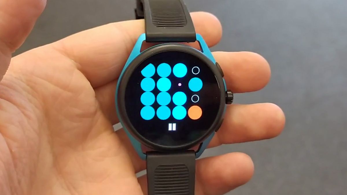 Wear OS 4: Preview of upcoming smartwatch update with Material You and new  grid view -  News