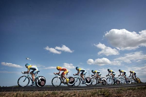 Astana on its way to win Tour de France stage four.