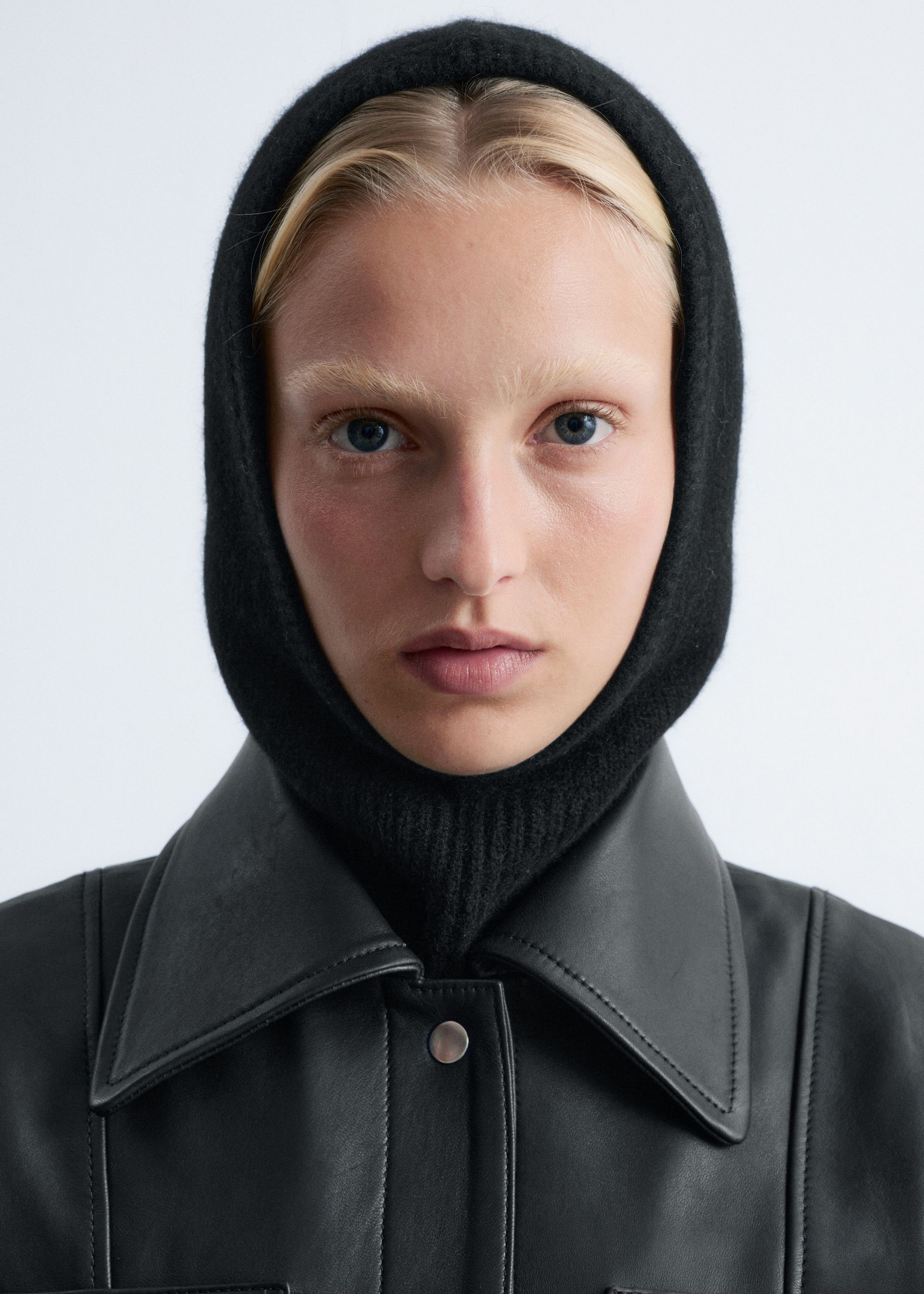 Fitted Cashmere Hood