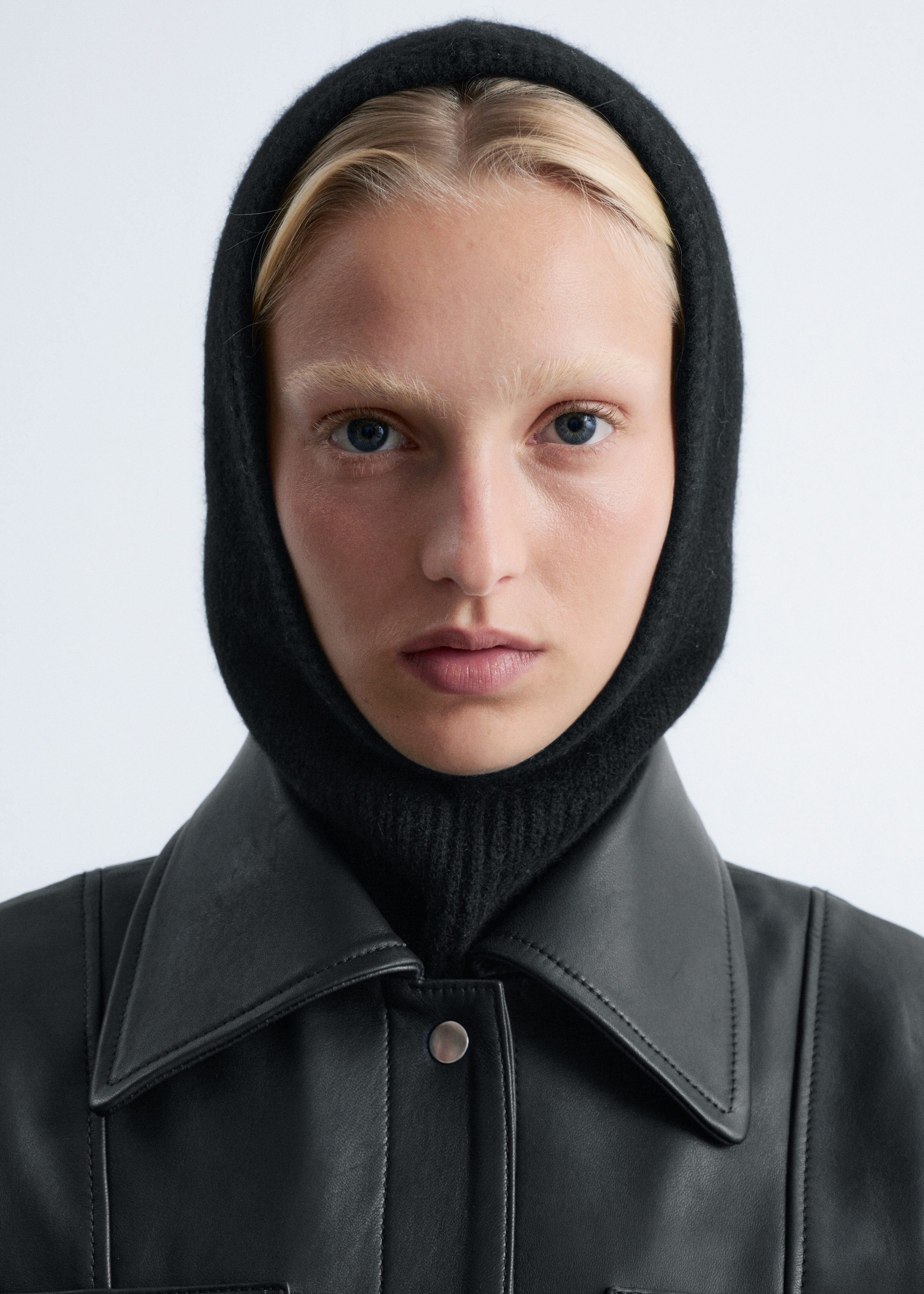 Fitted Cashmere Hood