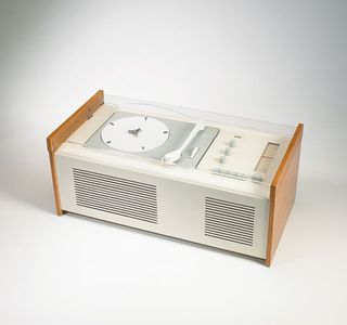 SK4 record player