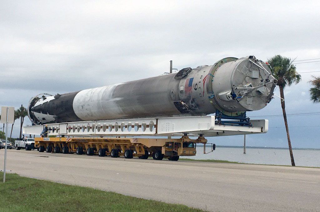 アクセスシャトル On the Road Again: SpaceX Reuses Shuttle Transporter for Falcon