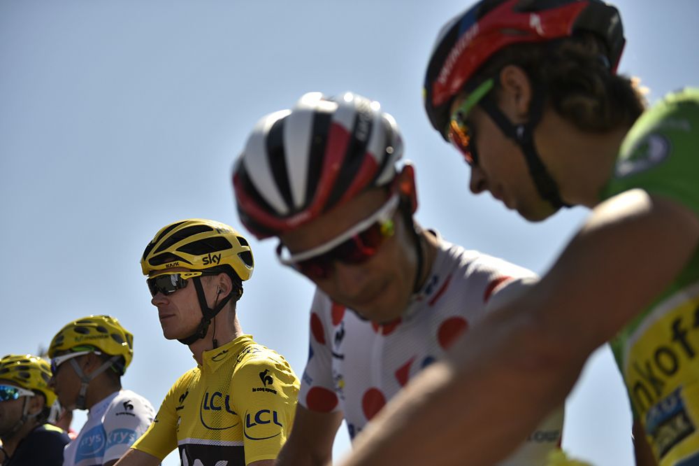 The riders on the start line in Bourg-de-P&eacute;age