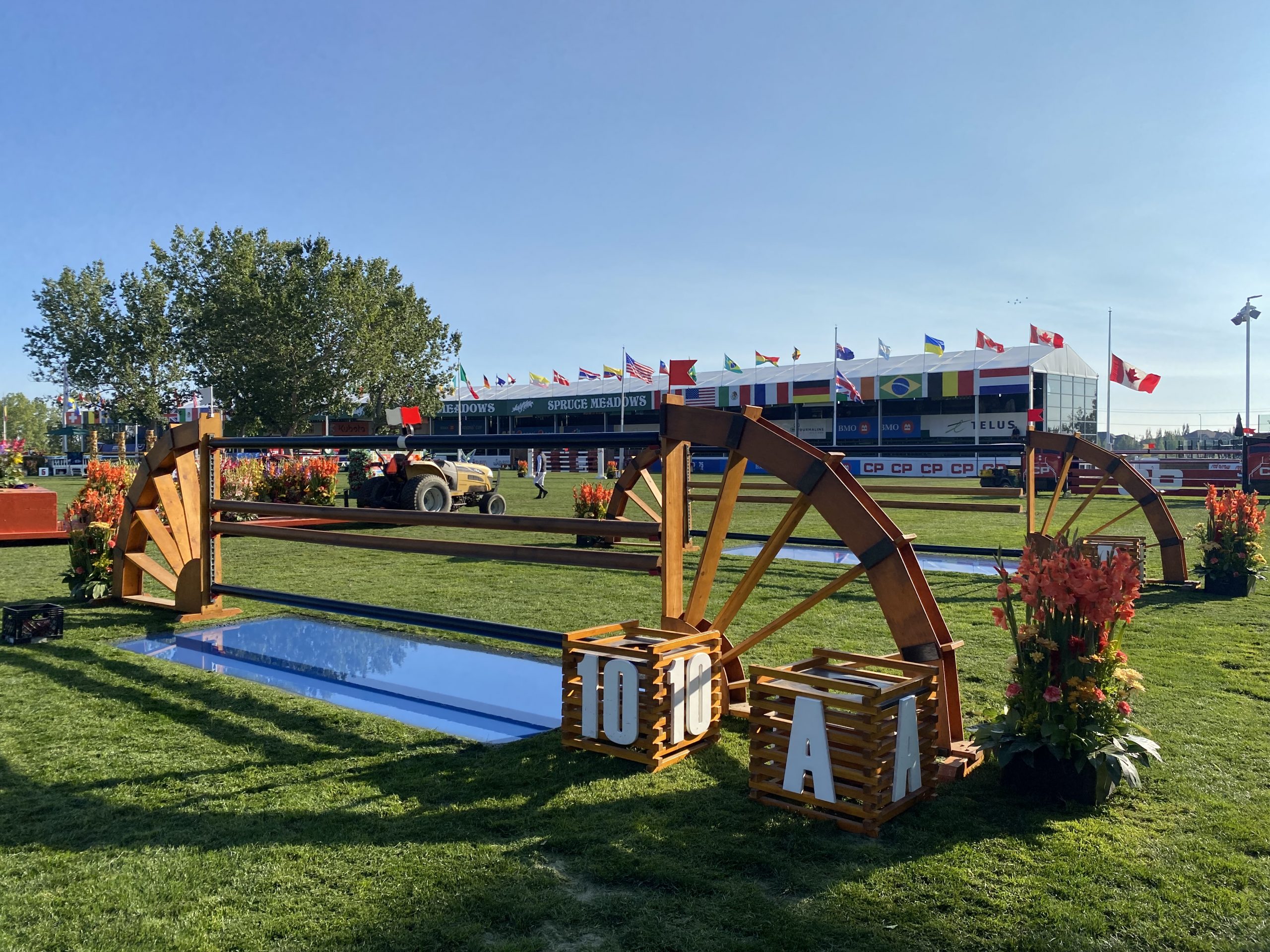 Showjumping fences: the double of verticals in the CP International at Spruce Meadows