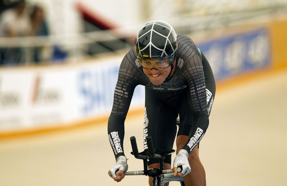 Dekker rides during the UCI world hour record attempt at the bicentennial velodrome in Aguascalientes.