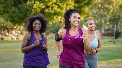 How to lose weight from your hips: Women running