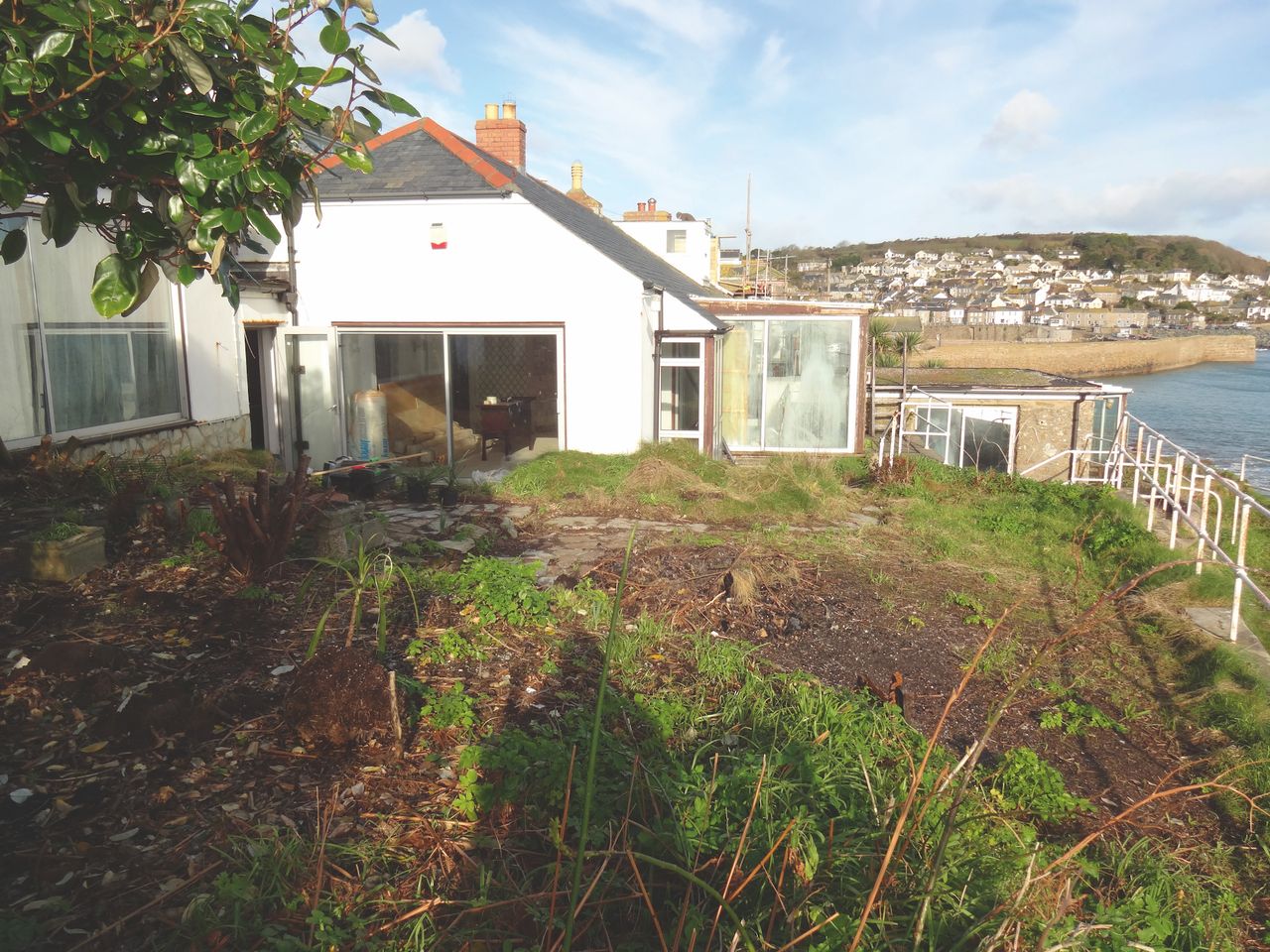 bungalow before modern extensions