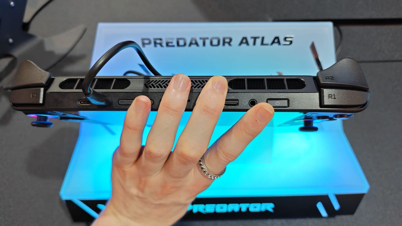 A top-down view of the Predator Atlas 8 handheld
