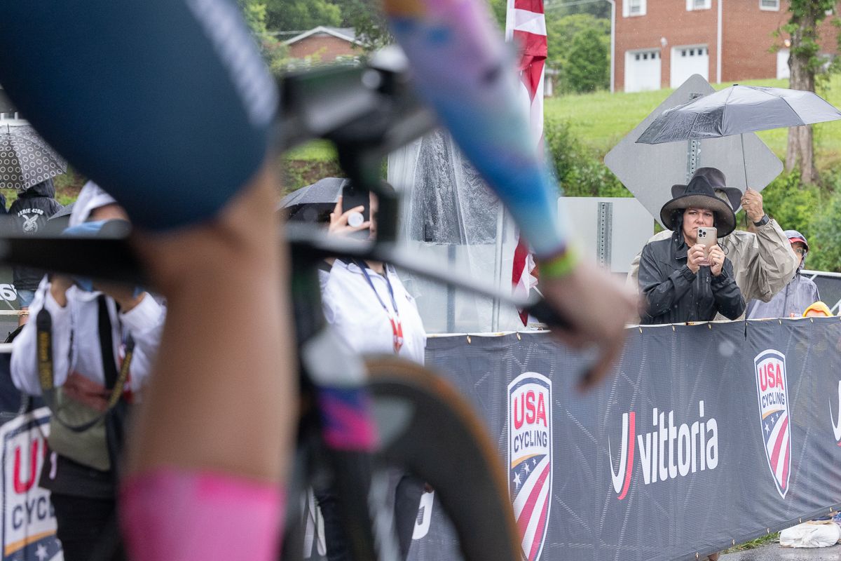 Chloe Dygert's mom, Gretchen, videos her start from the end of the ramp.
