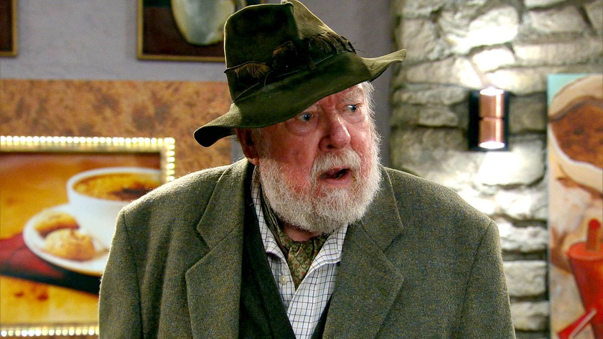 Emmerdale legend Freddie Jones as Sandy Thomas in Emmerdale