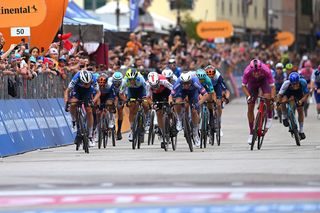 Stage 18 - Giro d'Italia: Tim Merlier nabs a second wins on stage 18 as Milan loses position in mad dash into Padova