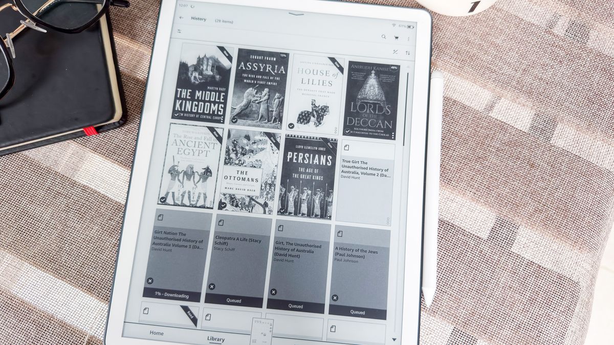 Books downling in the Library on the 3rd generation Kindle Scribe