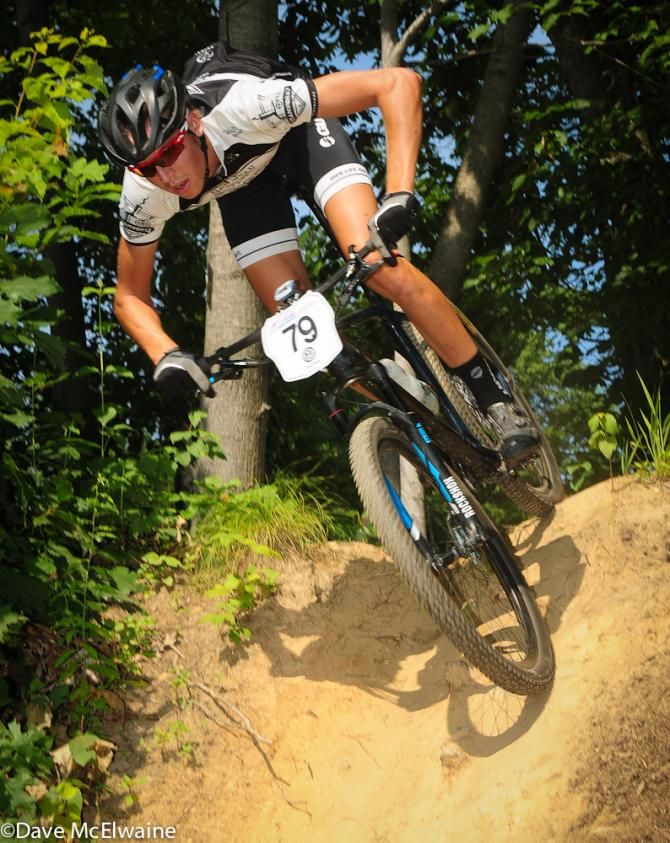 Stephan Davoust dropping off a ridge