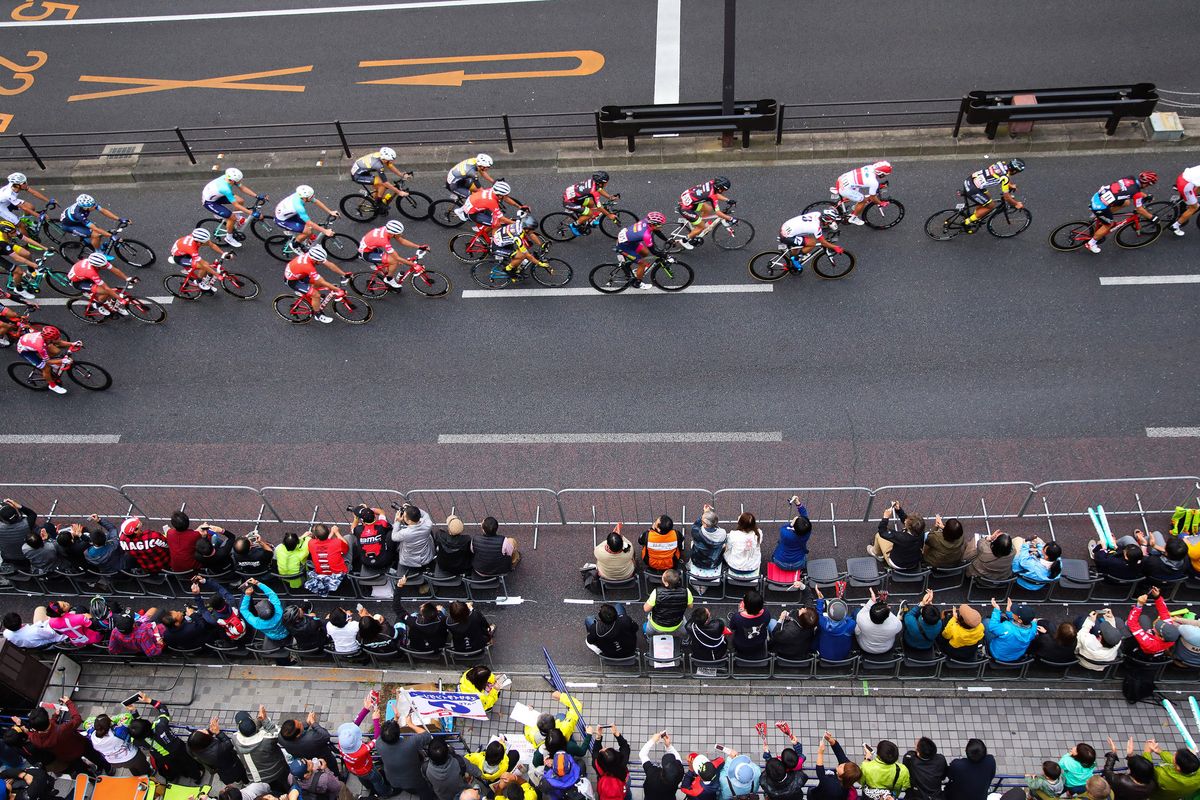 The peloton of the Japan Cup Criterium