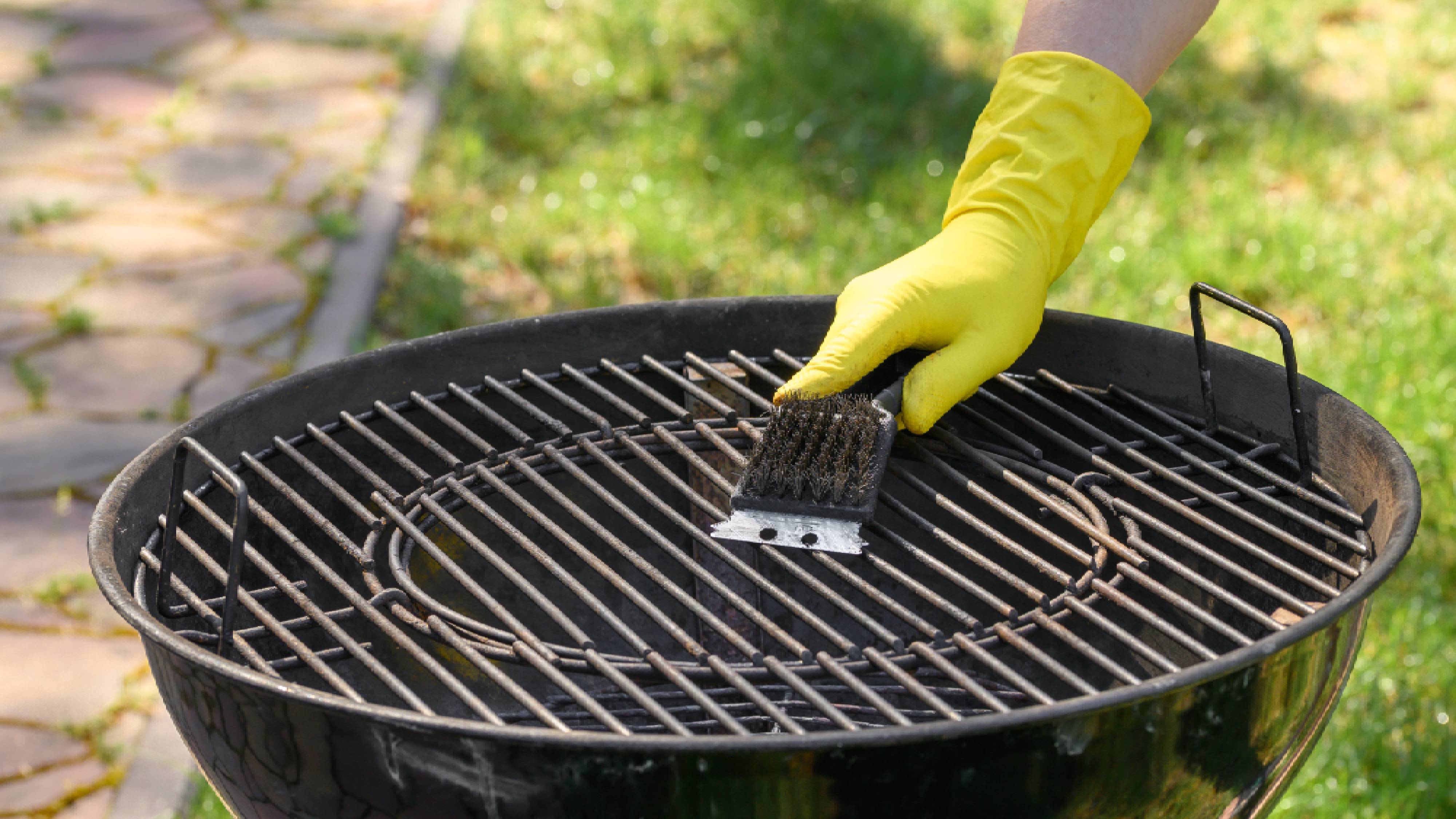 Scraping rusty grill grates 