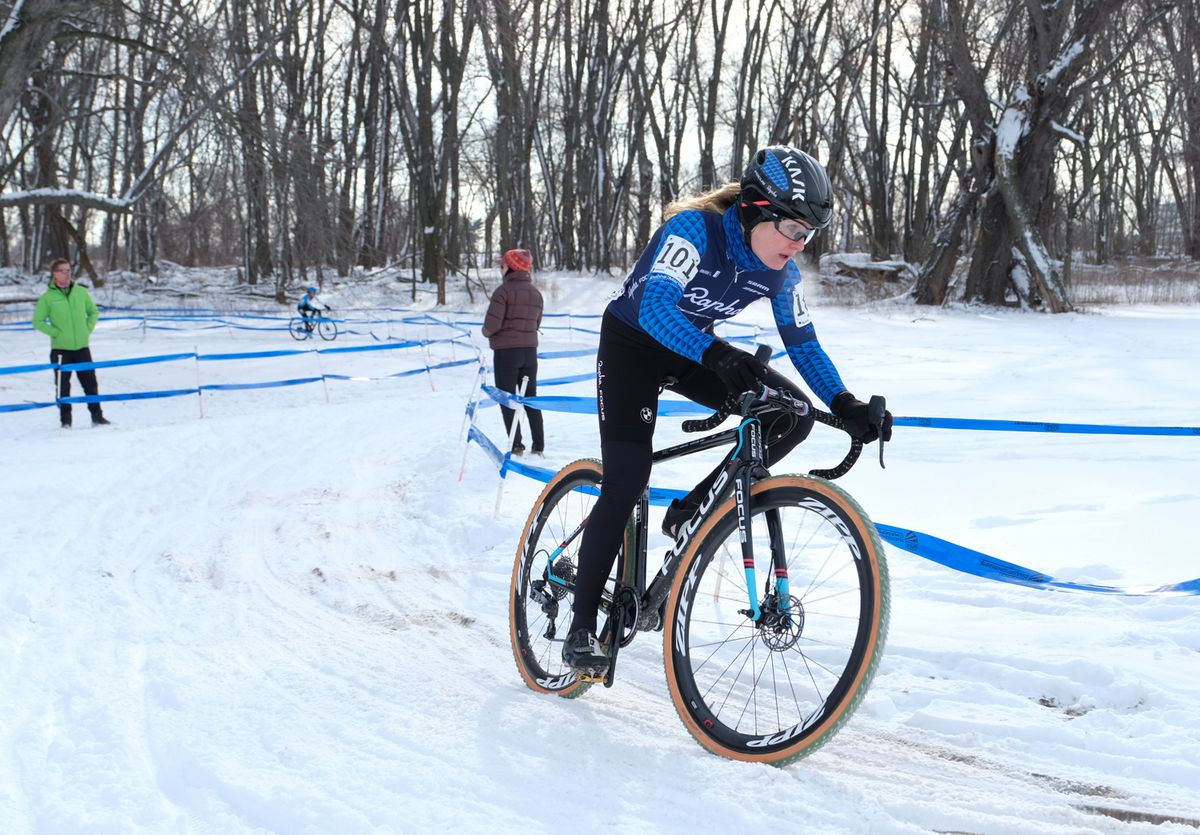 Ellen Noble (Aspire Racing) on her way to victory