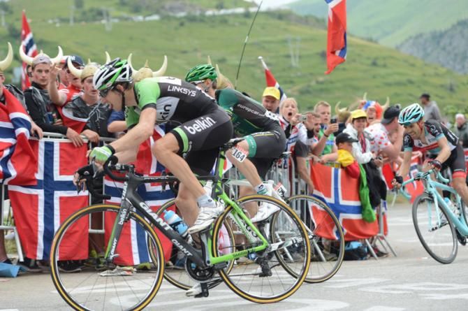 Bauke Mollema (Belkin) was fighting to hold his position in the general classification's top-10 on the Alpe d'Huez