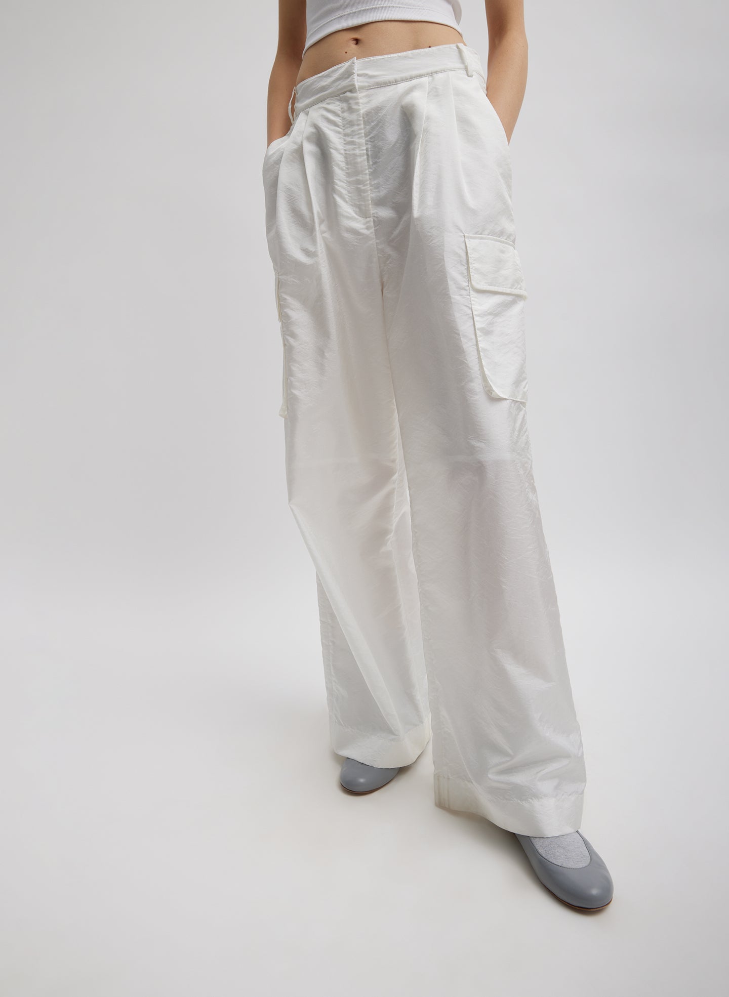 Stella Crispy Nylon Pleated Cargo Pant - White / 00 / T000nn3216