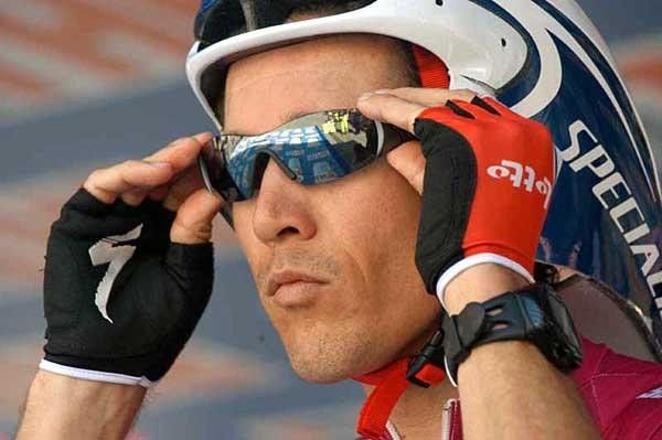 McEwen adjusts his glasses before the TT start