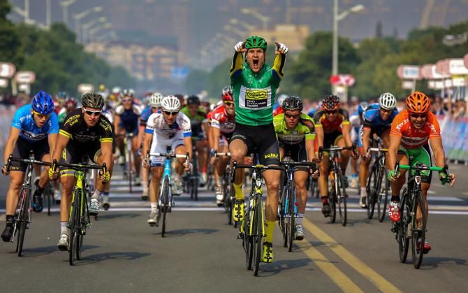 Alois Kankovsky (ASC Dukla Praha) sprints to victory on stage 7 at the Tour of Taihu, one day after relegation cost him the win on stage 6.