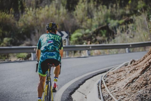 Tinkoff-Saxo trains in Gran Canaria.