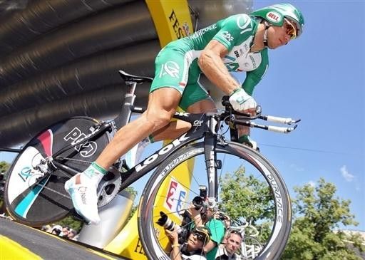 Thor Hushovd (CA) leaves the start gate