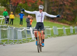 Holmgren dominates in Canadian U23 'cross champs