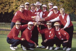 Carner with her Solheim Cup squad in 1994