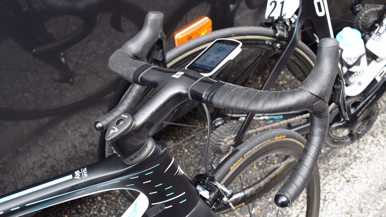 Other manufacturers have also been using integrated carbon cockpits, including Pinarello, Scott and Factor