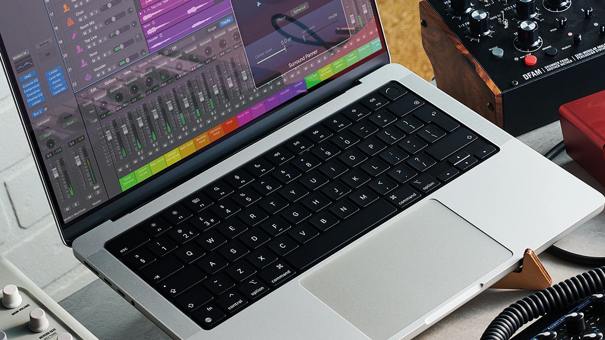 FL STUDIO 20 ON MACBOOK. (STOCK PLUGINS ONLY!)