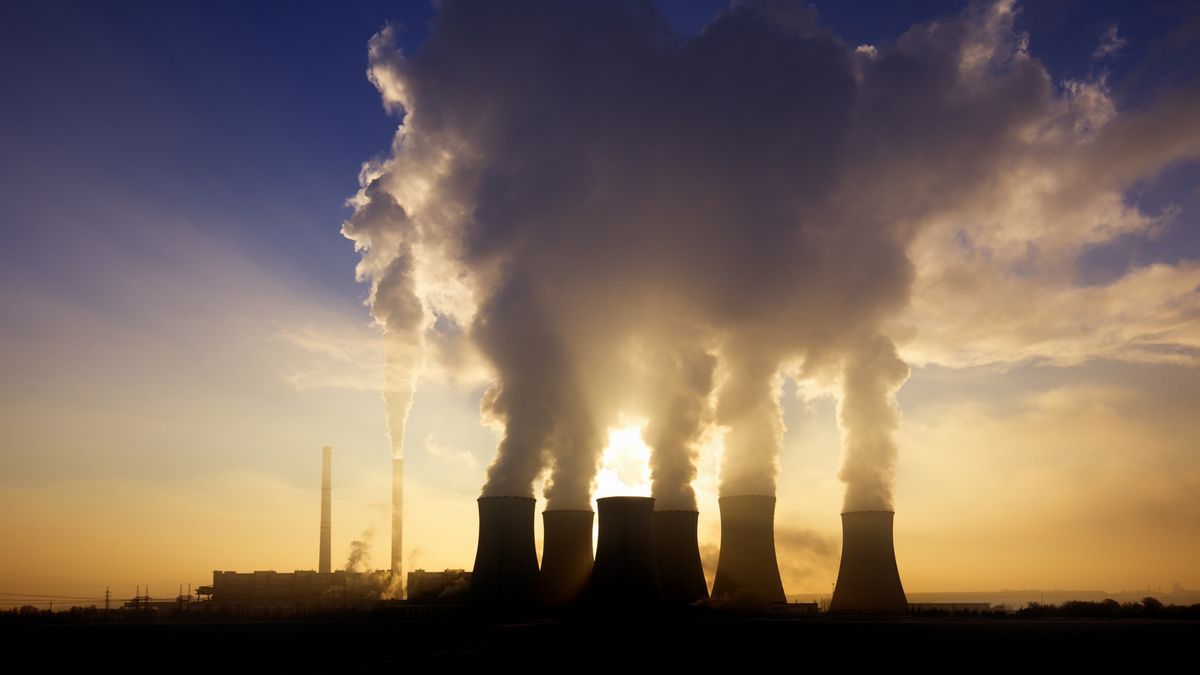 Wide-angle image of a coal power station