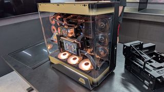 MSI MEG Maestro 900R PC case
