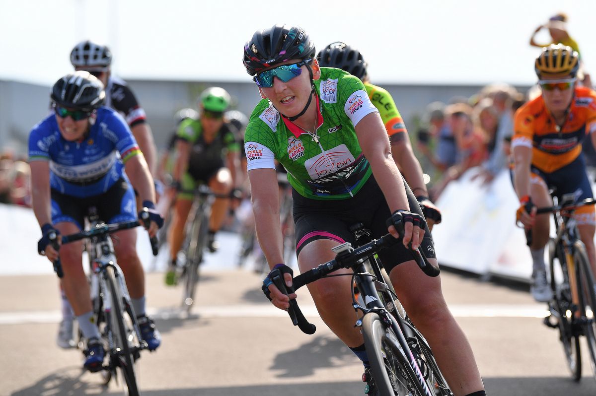 Lisa Brennauer (Canyon SRAM) finishes the stage