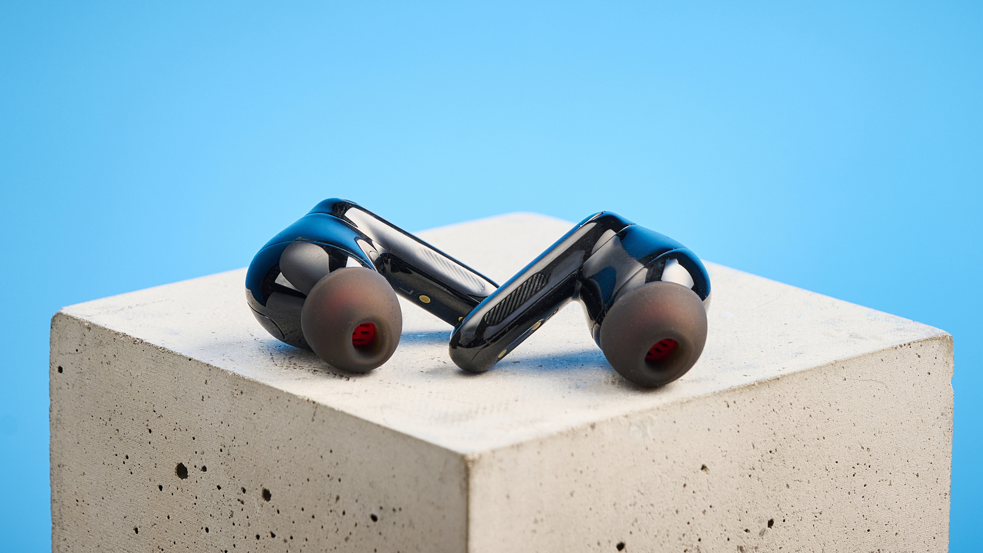 the viaim recdot ai earbuds with transcription, note taking and call recording