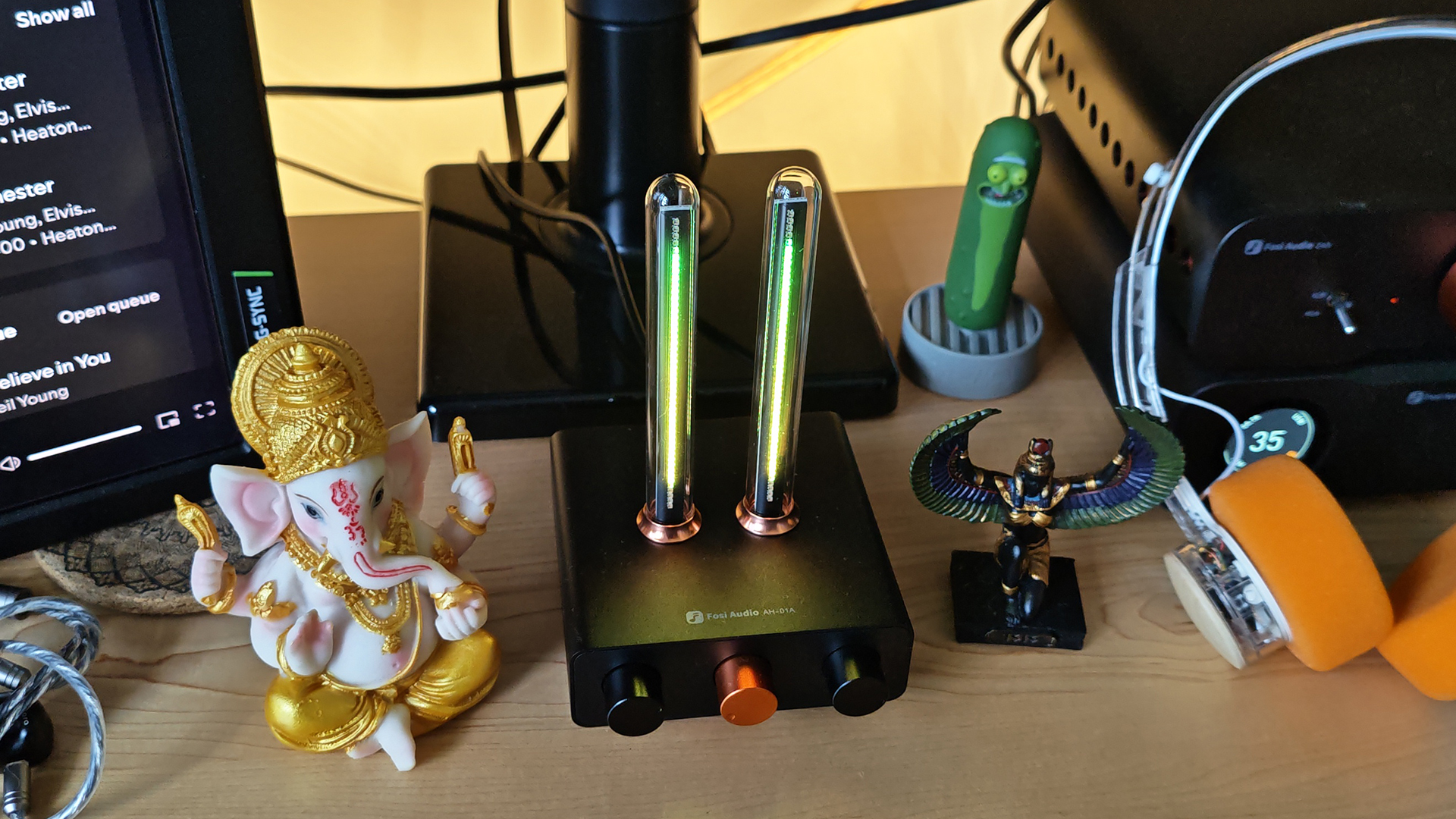 The Fosi Audio Music Visualiser on a desktop. 