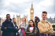 College Students on travel to London