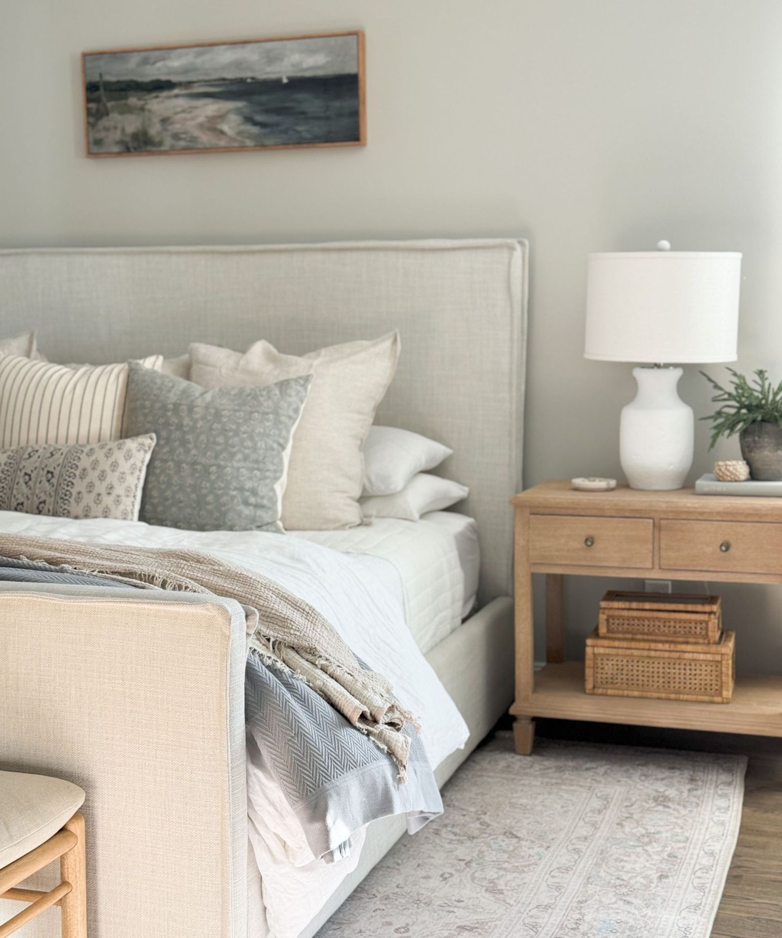Coastal bedroom ideas — 5 beautiful ways to add beachy vibes | Real Homes