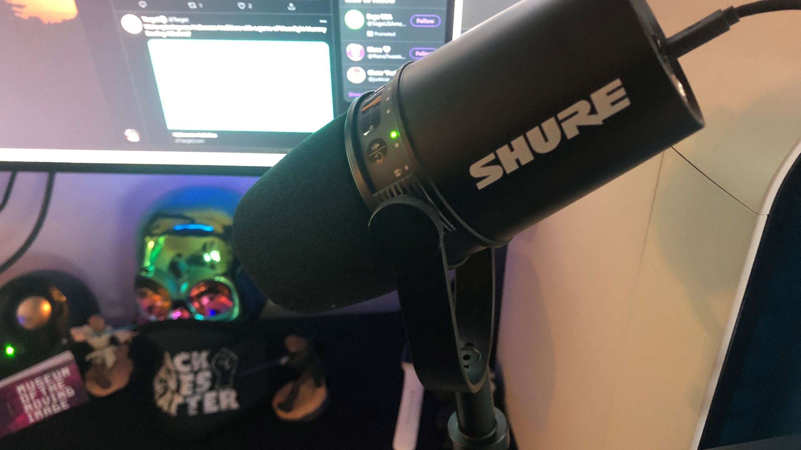【値下げ】SHURE MV7 PODCAST MICROPHONE Amazon.co.jp: SHURE シュア MV7 ポッドキャストマイクロホン MV7-K-J