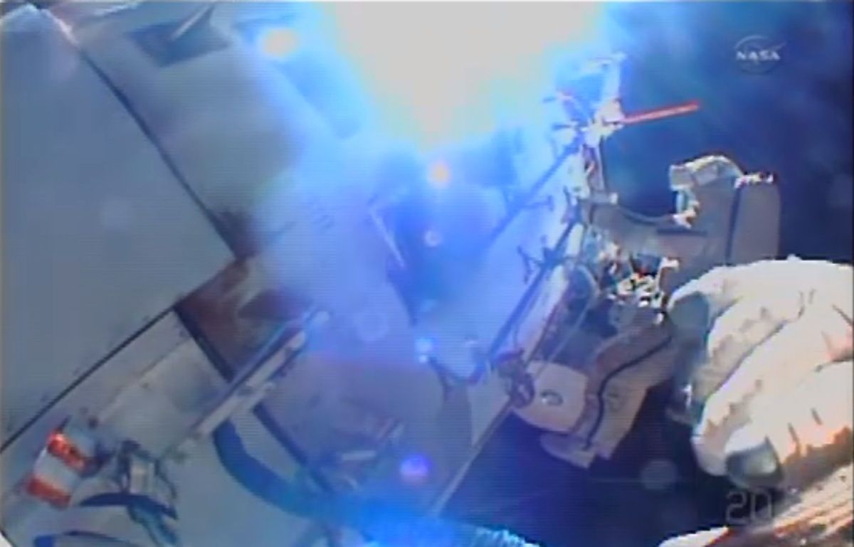 Spacewalk Photos Russian Cosmonauts Install Hd Cameras On Space Station Space