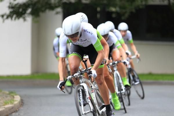 Sarah Duester leads Nederland Bloeit.