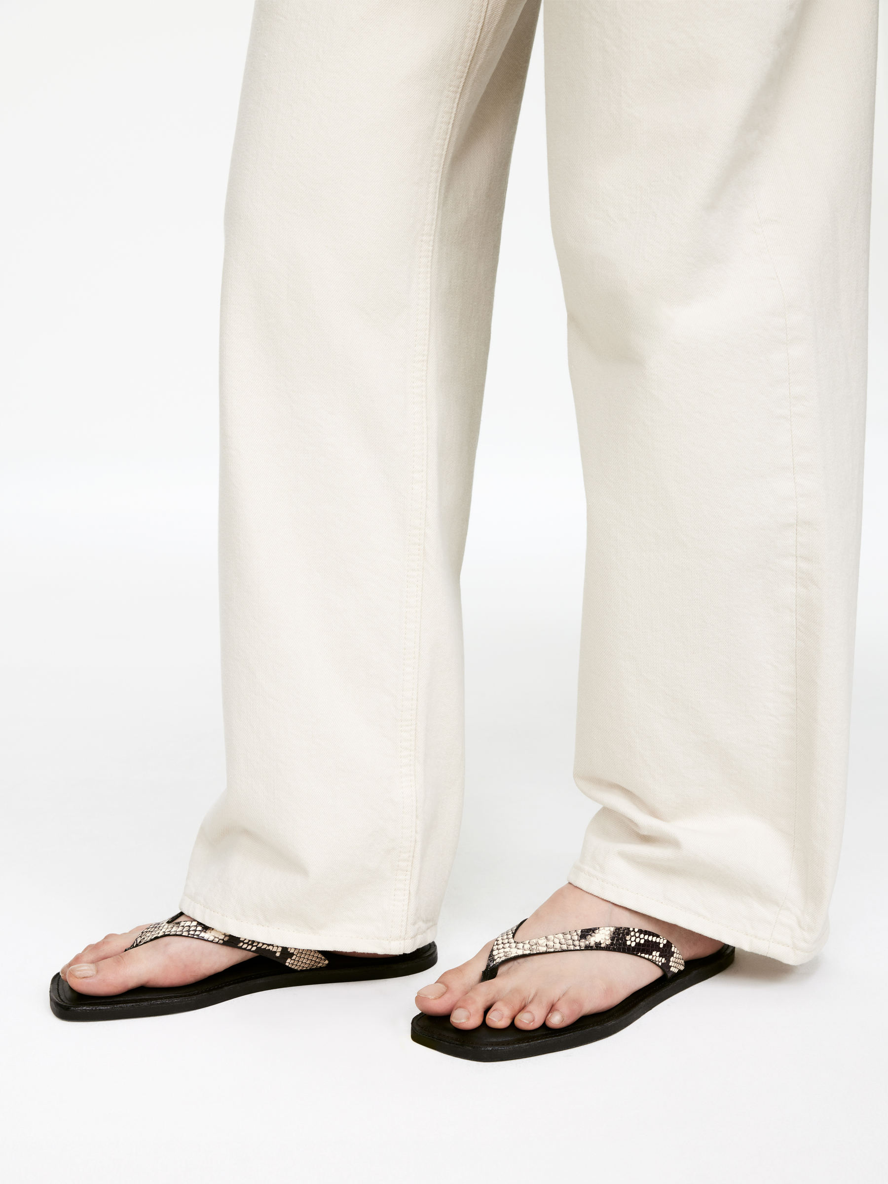 Leather Thong Sandals – Beige/snake – Women – Arket Gb