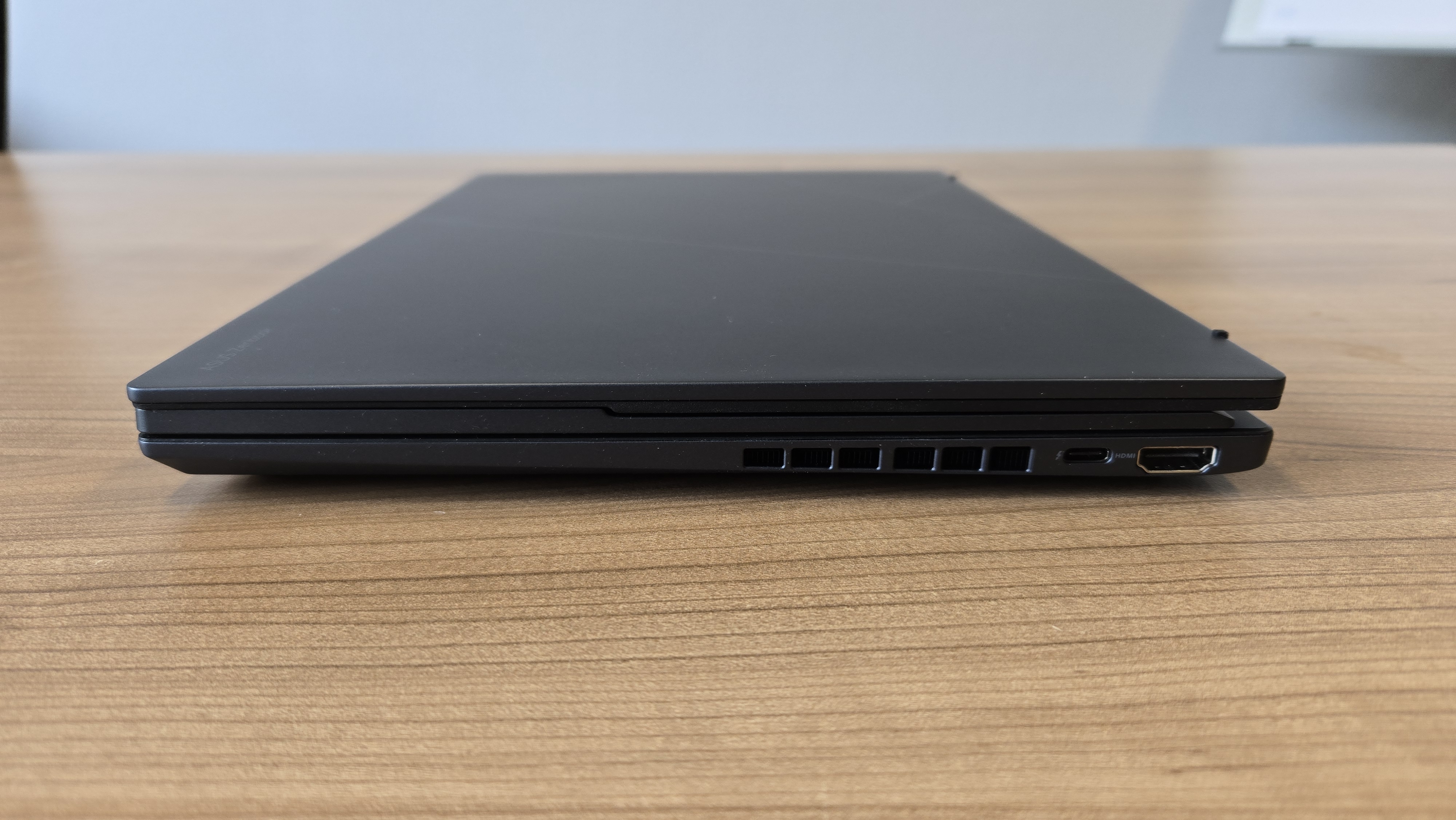 ASUS Zenbook Duo (2025)