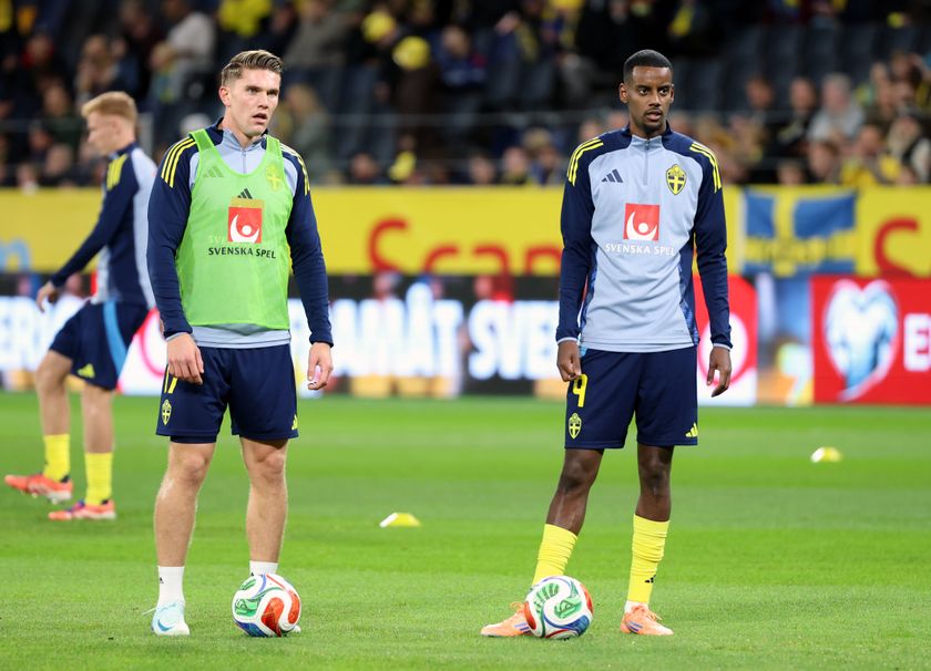 SOLNA, SWEDEN - OCTOBER 10: Viktor Gyoekeres and Alexander Isak of Sweden looks on during warm ups prior to the FIFA World Cup 2026 Qualifier match between Sweden and Switzerland at Strawberry Arena on October 10, 2025 in Solna, Sweden. (Photo by Michael Campanella/Getty Images)