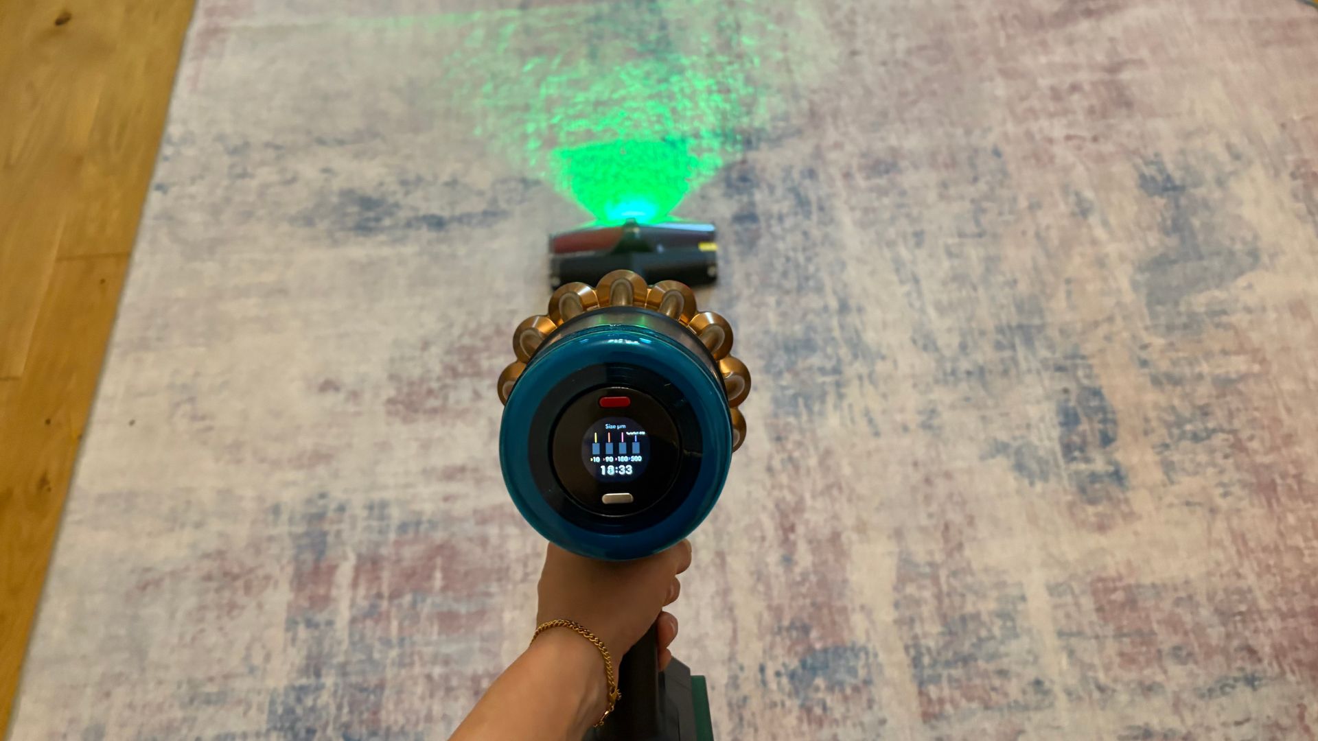 Testing the Dyson DS60 Piston Animal Vacuum