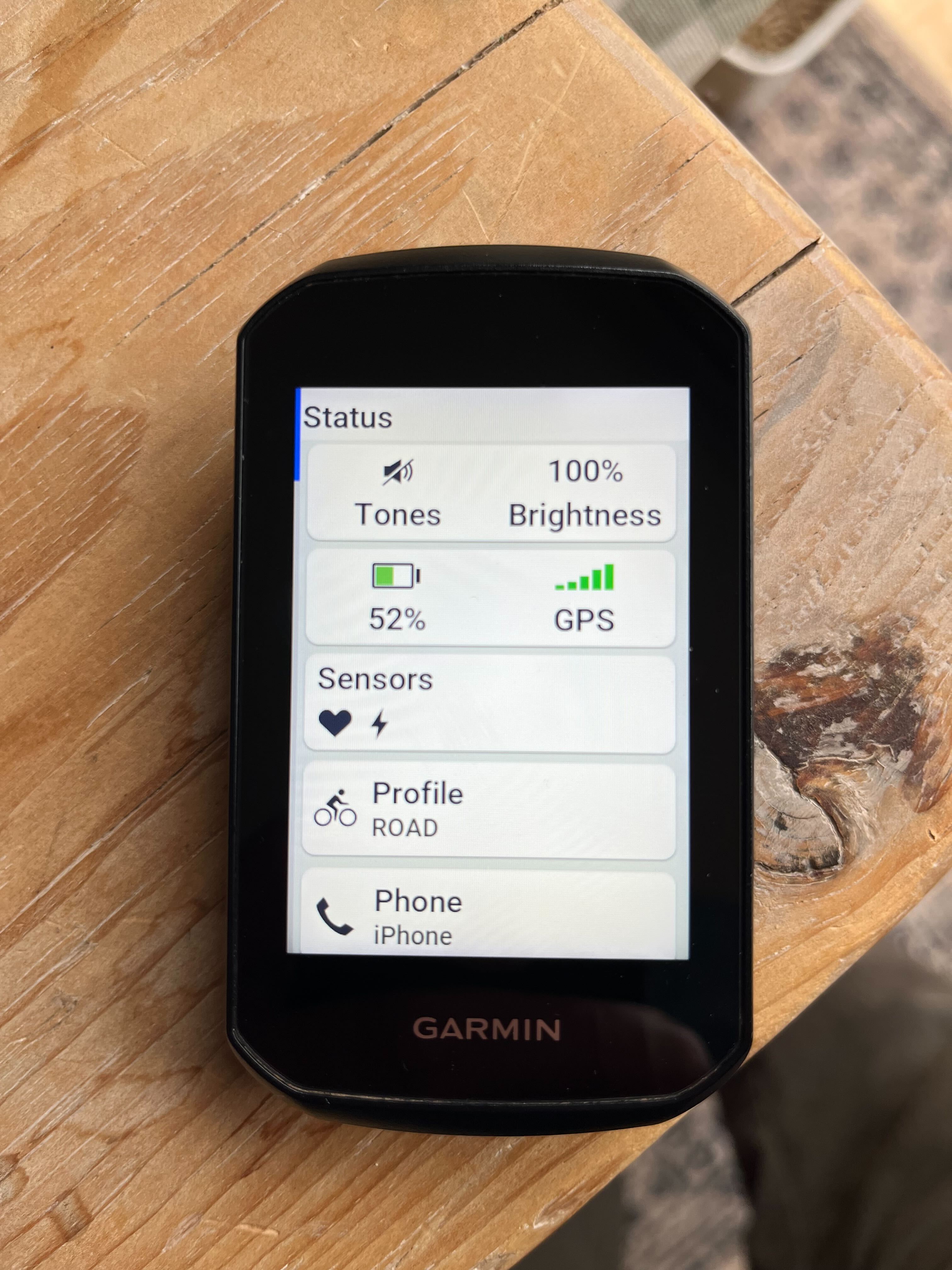 A Garmin Edge 550 home screen