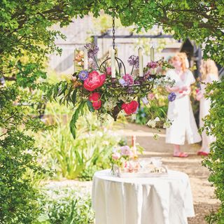 summer floral decoration ideas for garden party